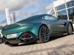 Grün Gebraucht 2023 Aston Martin V8 Vantage Coupé | 138.900 €