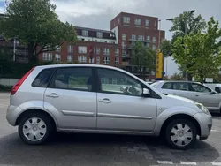 Silber Gebraucht 2008 Ford Fiesta Ambiente Kleinwagen | 1.350 € (Guter Preis)