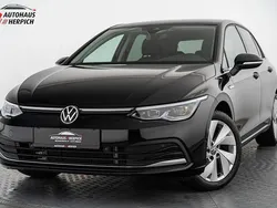 Deep black perleffekt Gebraucht 2022 VW Golf VIII Style Limousine | 21.990 € (Guter Preis)