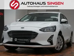 Weiß (frostweiß) grau Gebraucht 2019 Ford Focus Trend Limousine | 9.990 € (Teuer)