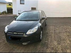 Grau Gebraucht 2011 Ford Focus Kleinwagen | 3.990 € (Fairer Preis)