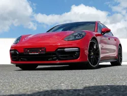 Rot Gebraucht 2019 Porsche Panamera Sport Turismo Limousine | 64.900 € (Guter Preis)