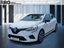 Weiß Gebraucht 2022 Renault Clio V Equilibre Limousine | 12.690 € (Fairer Preis)