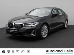 Sophistograu brillanteffekbeige Gebraucht 2022 BMW 540 Luxury Line Limousine | 49.999 € (Guter Preis)