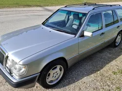 Silber Gebraucht 1991 Mercedes E300 Kombi | 13.900 €