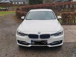 Weiß Gebraucht 2013 BMW 316 Sport Line Limousine | 8.500 € (Guter Preis)
