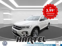 Pure white, solid Gebraucht 2022 VW T-Roc R-line SUV | 28.900 € (Superpreis)