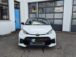 Weiß Gebraucht 2024 Toyota Yaris Limousine | 46.499 €