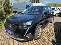 Lackierung schwarz perla nera Gebraucht 2021 Peugeot e-2008 Active SUV | 17.390 € (Fairer Preis)