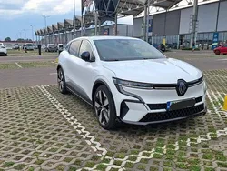 Weiß Gebraucht 2023 Renault Mégane Komfort Limousine | 26.900 € (Guter Preis)