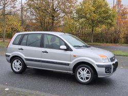 Grau Gebraucht 2006 Ford Fusion Kleinwagen | 1.650 € (Fairer Preis)