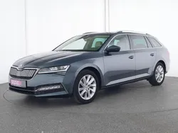 Grau Gebraucht 2020 Skoda Superb Style Kombi | 22.347 € (Fairer Preis)