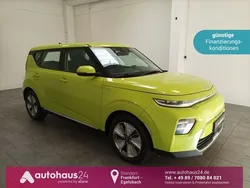 Grün Gebraucht 2023 Kia Soul EV Edition 7 SUV | 27.970 € (Teuer)