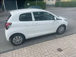Weiß Gebraucht 2017 Peugeot 108 Style Kleinwagen | 4.950 € (Guter Preis)