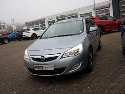 Grau Gebraucht 2011 Opel Astra Design Edition Kombi | 5.890 € (Etwas zu teuer)