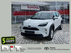 Schneeweiß Gebraucht 2022 Toyota Yaris Cross Comfort SUV | 20.990 € (Superpreis)
