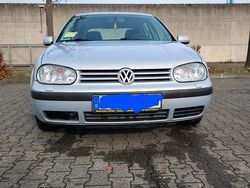 Silber Gebraucht 1999 VW Golf IV Kleinwagen | 2.200 € (Fairer Preis)