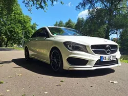Weiß Gebraucht 2013 Mercedes CLA250 AMG line Limousine | 22.599 € (Etwas zu teuer)