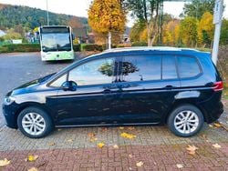 Schwarz Gebraucht 2015 VW Touran Van / Kleinbus | 11.390 € (Fairer Preis)