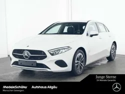Unilack polarweiß Gebraucht 2024 Mercedes A180 Limousine | 29.869 € (Fairer Preis)