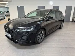Obsidianschwarz metallic Gebraucht 2024 Ford Focus ST-Line Kombi | 28.990 € (Teuer)