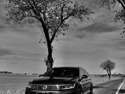 Grau Gebraucht 2018 VW Passat Highline Kombi | 15.000 € (Fairer Preis)