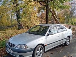 Silber Gebraucht 2002 Toyota Avensis T2 Limousine | 7.700 €