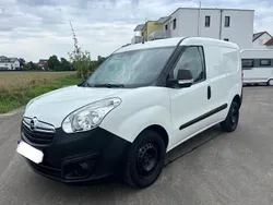 Weiß Gebraucht 2016 Opel Combo Van / Kleinbus | 4.800 € (Guter Preis)