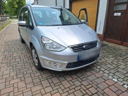 Silber Gebraucht 2013 Ford Galaxy Van / Kleinbus | 8.550 €
