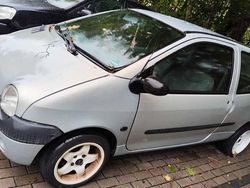 Silber Gebraucht 2004 Renault Twingo Kleinwagen | 350 €