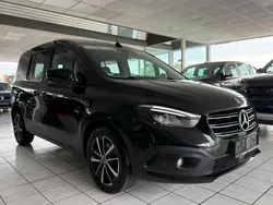 Schwarz Gebraucht 2022 Mercedes T180 Edition Van / Kleinbus | 22.900 € (Superpreis)