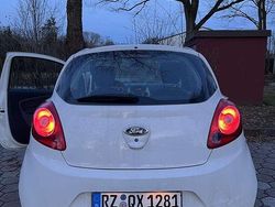Weiß Gebraucht 2013 Ford Ka Ambiente Kleinwagen | 1.559 € (Guter Preis)