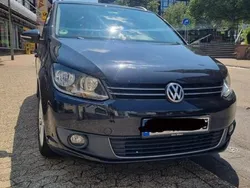 Schwarz Gebraucht 2011 VW Touran Van / Kleinbus | 5.900 € (Fairer Preis)