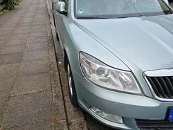 Grün Gebraucht 2010 Skoda Octavia Limousine | 5.700 € (Fairer Preis)