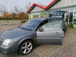 Grau Gebraucht 2004 Opel Vectra Edition Kombi | 990 € (Guter Preis)