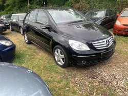Nachtschwarz Gebraucht 2007 Mercedes B180 Van / Kleinbus | 4.699 € (Fairer Preis)