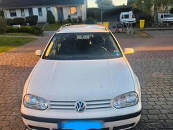 Weiß Gebraucht 2005 VW Golf IV Basis Kombi | 500 € (Guter Preis)