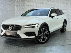 Weiß Gebraucht 2019 Volvo V60 CC Pro Kombi | 29.990 € (Fairer Preis)