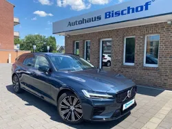 Blau Gebraucht 2024 Volvo V60 Plus Kombi | 44.890 € (Fairer Preis)