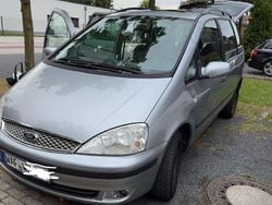Grau Gebraucht 2006 Ford Galaxy Van / Kleinbus | 1.599 € (Guter Preis)