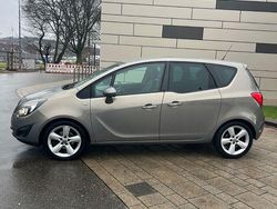 Braun Gebraucht 2011 Opel Meriva Innovation Van / Kleinbus | 3.450 € (Superpreis)