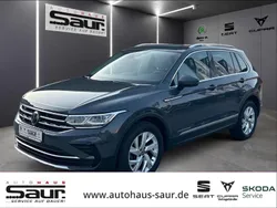 Grau Gebraucht 2021 VW Tiguan Elegance SUV | 33.490 € (Fairer Preis)