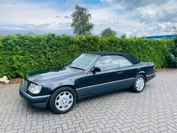 Schwarz Gebraucht 1992 Mercedes E300 Cabrio | 14.990 €