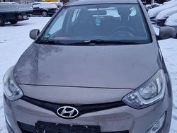 Braun Gebraucht 2013 Hyundai i20 Kleinwagen | 2.450 € (Fairer Preis)