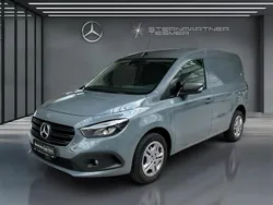 Grau Gebraucht 2022 Mercedes Citan 113 Van / Kleinbus | 16.527 € (Superpreis)