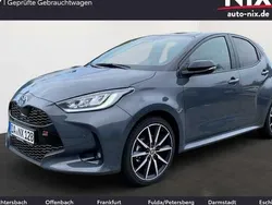 Grau Gebraucht 2025 Toyota Yaris Hybrid Sport Limousine | 31.990 € (Etwas zu teuer)