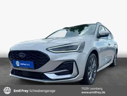 Moondust silver (metallic) Gebraucht 2023 Ford Focus ST-Line Kombi | 24.700 € (Guter Preis)