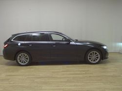 Schwarz Gebraucht 2023 BMW 318 Shadowline Kombi | 22.480 € (Superpreis)