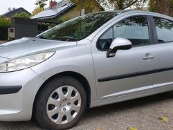 Silber Gebraucht 2025 Peugeot 207 Kleinwagen | 2.900 €