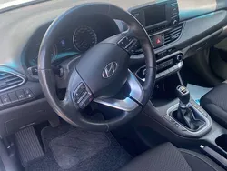Weiß Gebraucht 2019 Hyundai i30 Trend Limousine | 11.499 € (Superpreis)